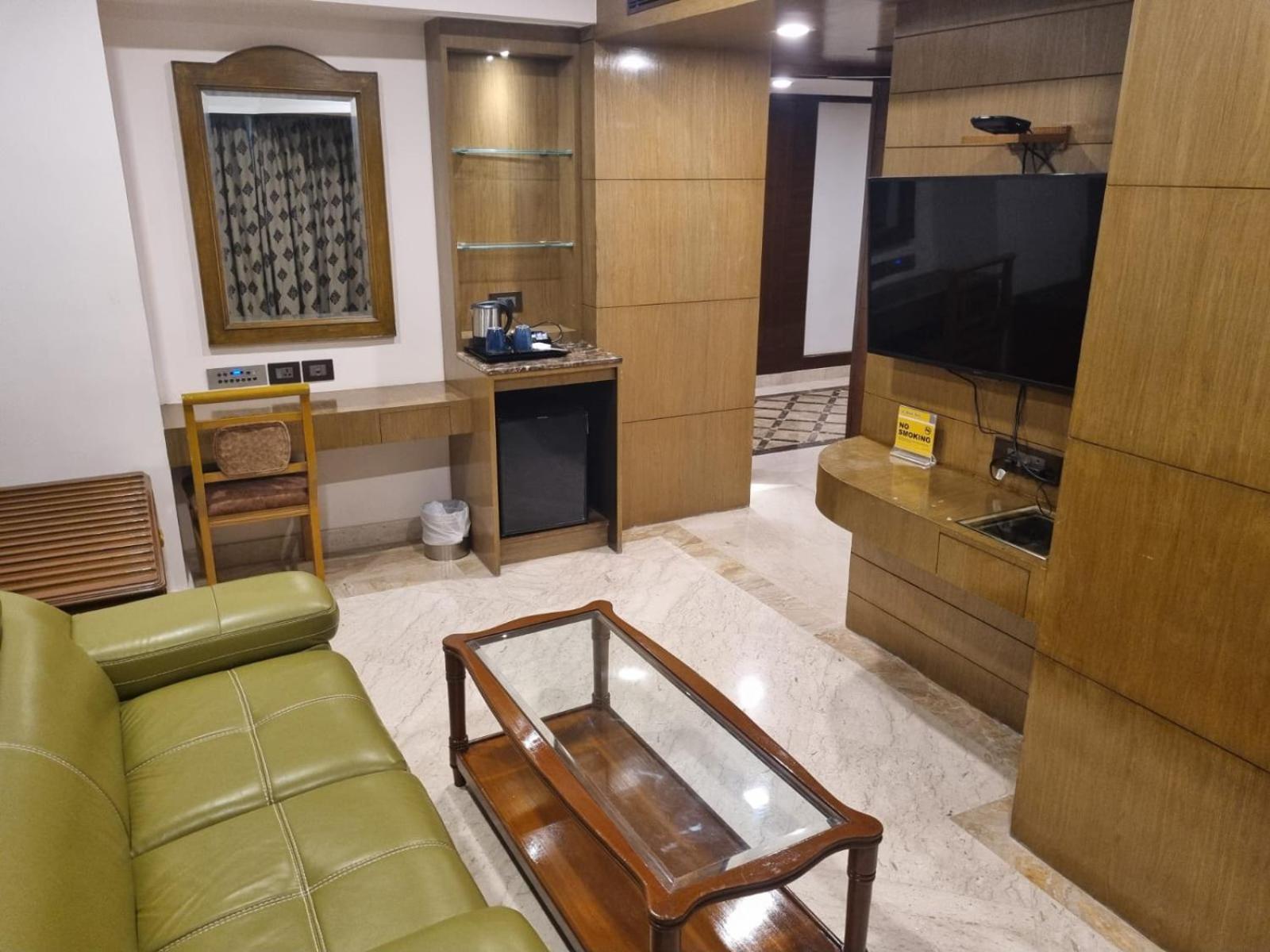 Hotel Benzz Park Chennai Exterior foto