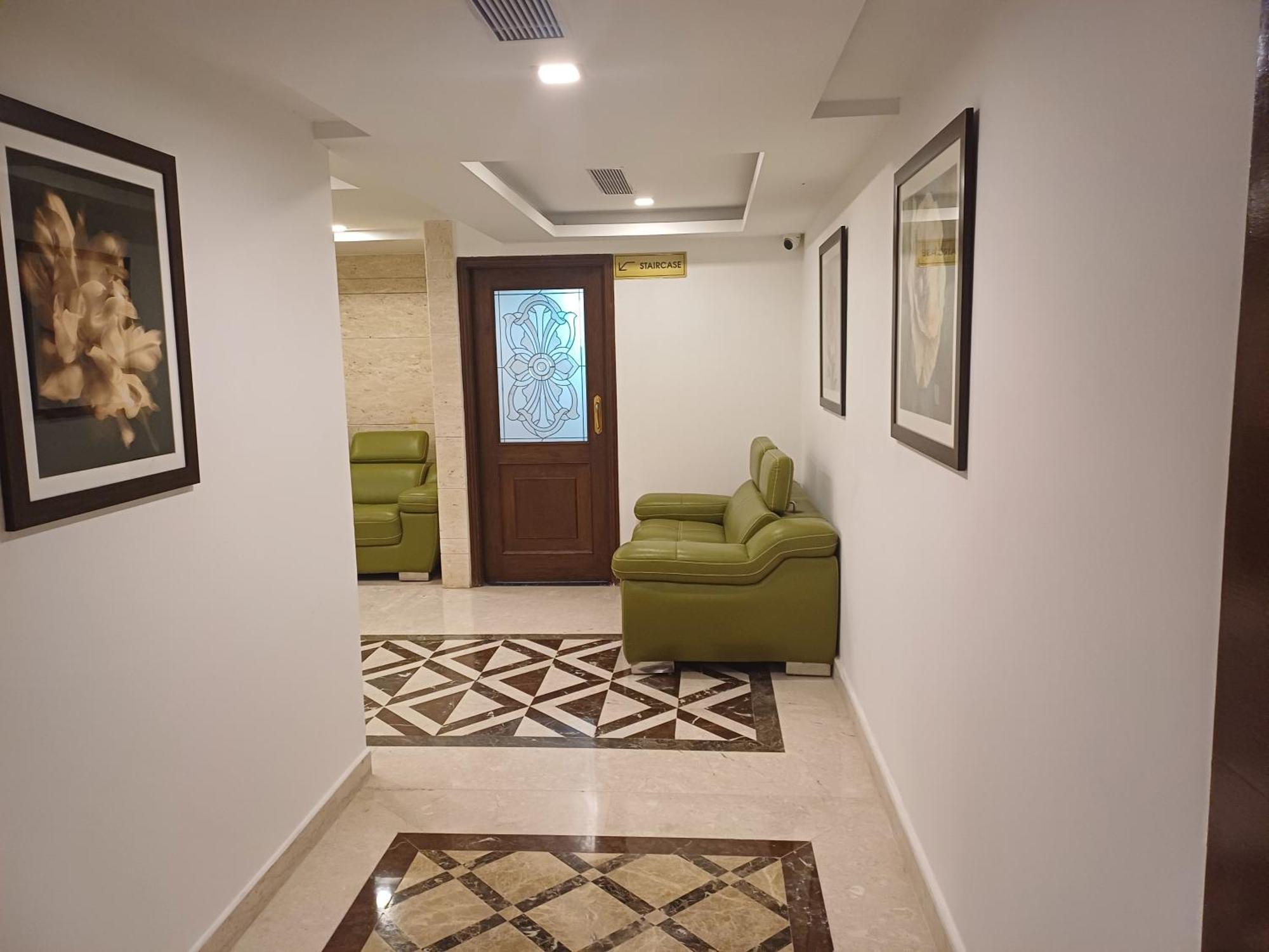 Hotel Benzz Park Chennai Exterior foto