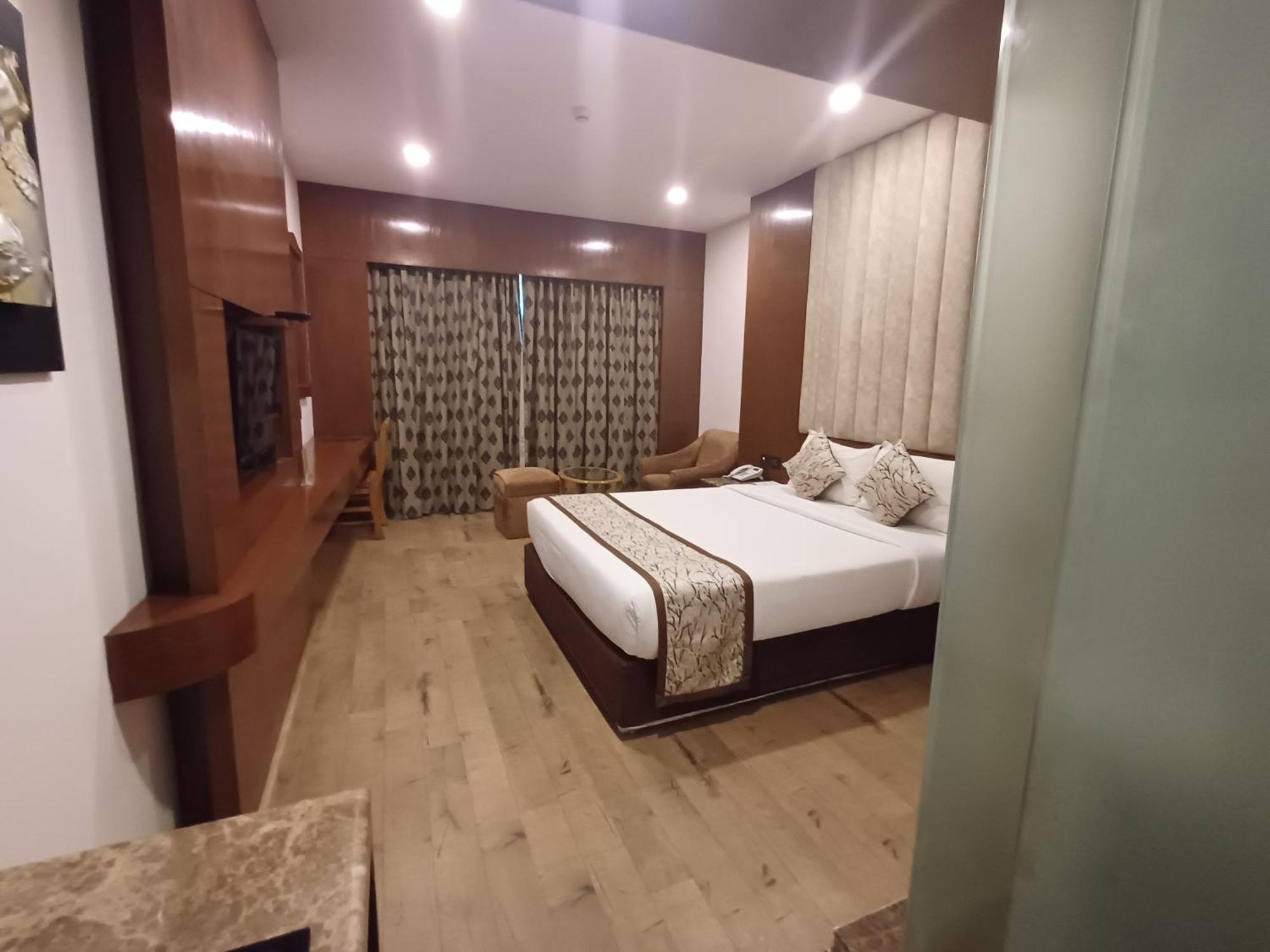 Hotel Benzz Park Chennai Exterior foto