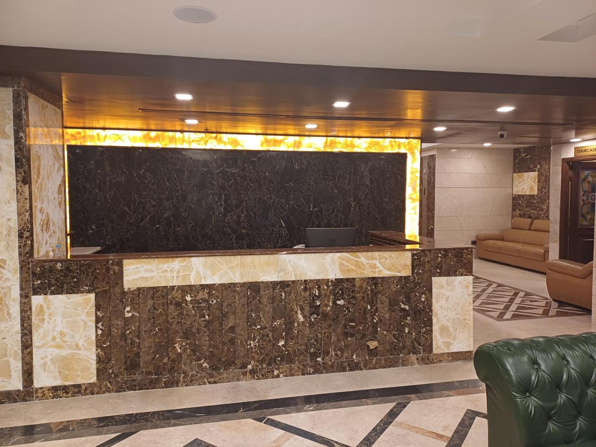 Hotel Benzz Park Chennai Exterior foto