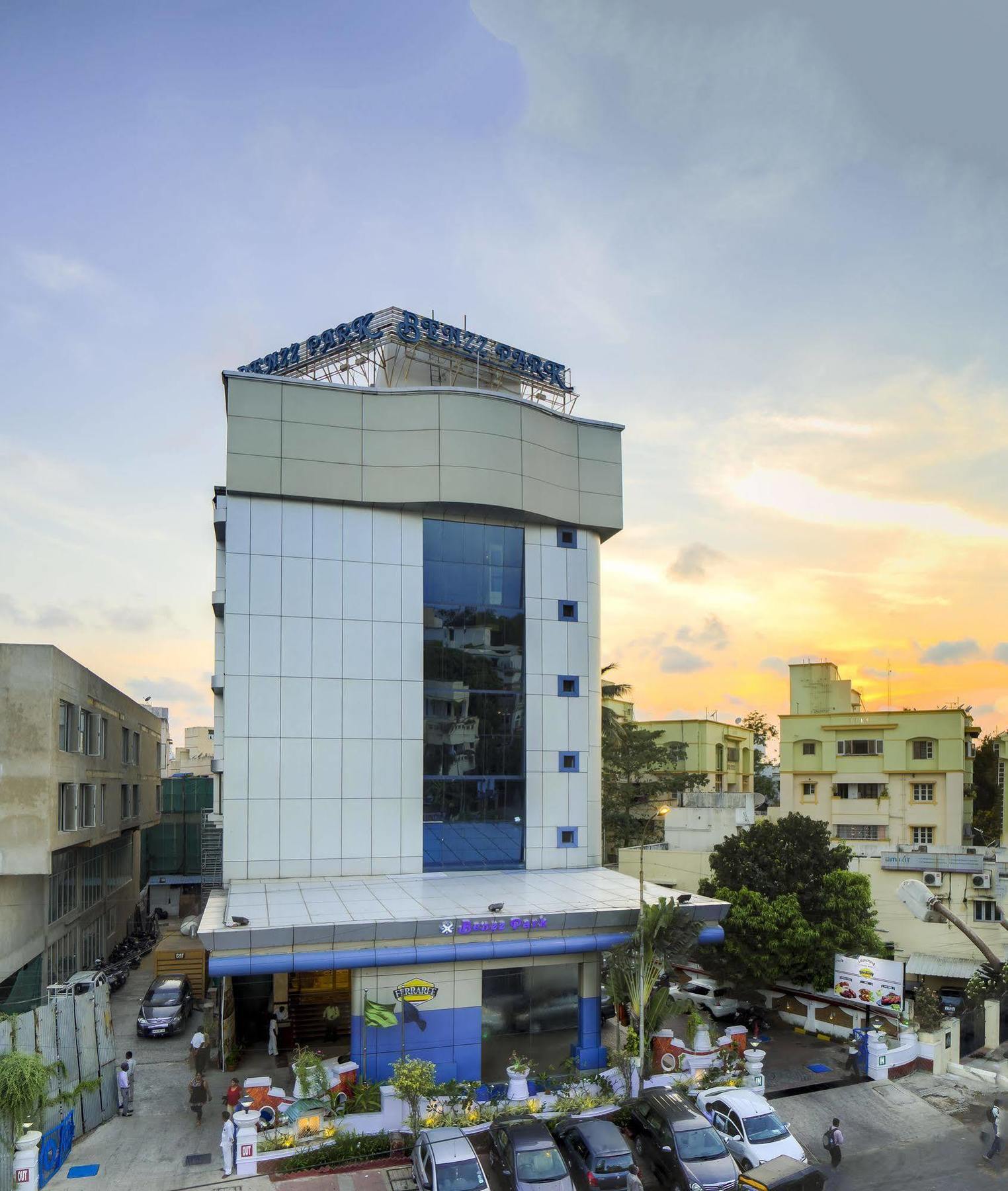Hotel Benzz Park Chennai Exterior foto