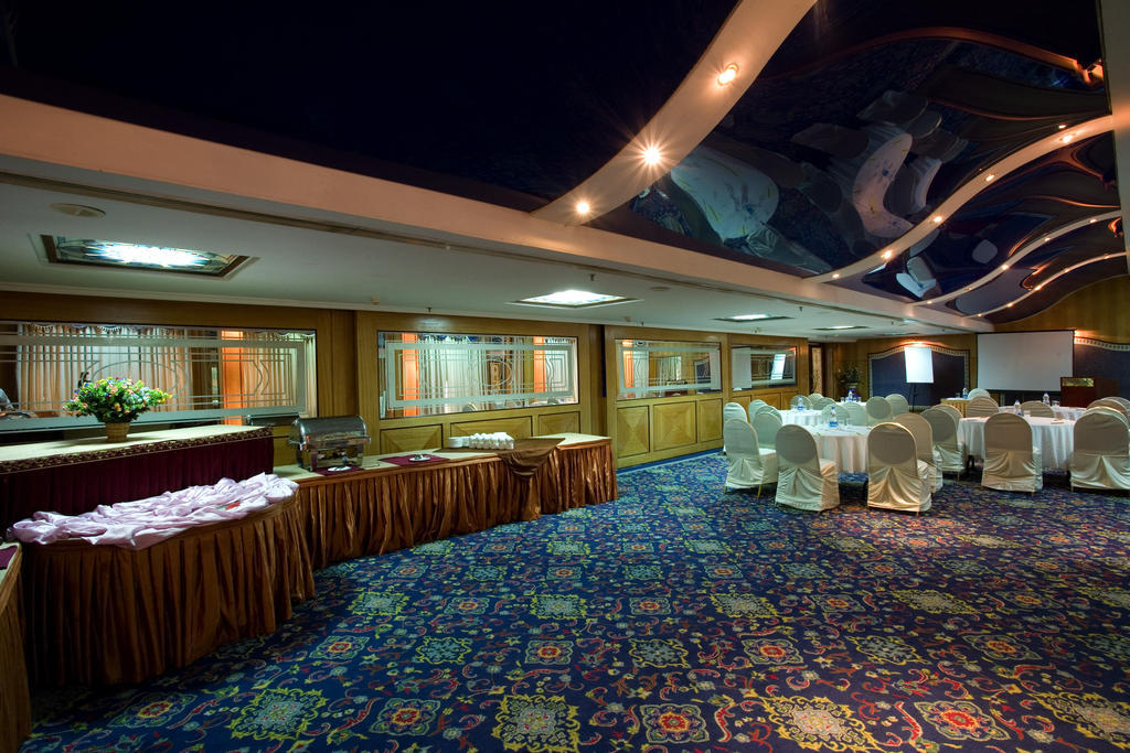 Hotel Benzz Park Chennai Exterior foto